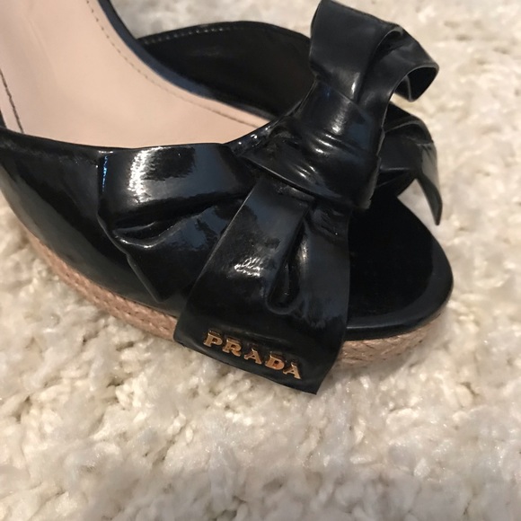 Prada black patent bow wedges - Picture 5 of 6